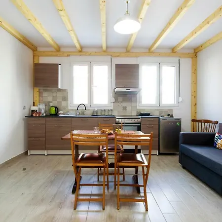 Renovated One Bedroom Flat In Kerameikos With Courtyard By Bnbplus *