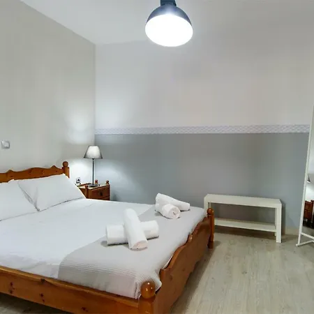 Renovated One Bedroom Flat In Kerameikos With Courtyard By Bnbplus Apartamento