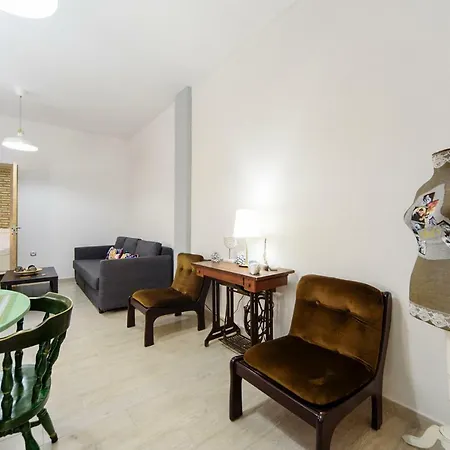 Renovated One Bedroom Flat In Kerameikos With Courtyard By Bnbplus