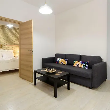 アパート Renovated One Bedroom Flat In Kerameikos With Courtyard By Bnbplus *